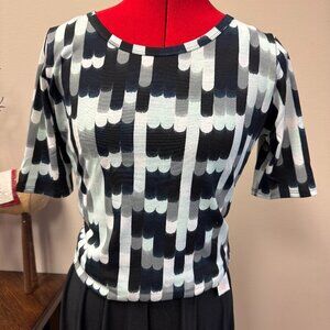 LuLaRoe Gigi Half Sleeve Top Black Navy Grey Mint Abstract NEW size M